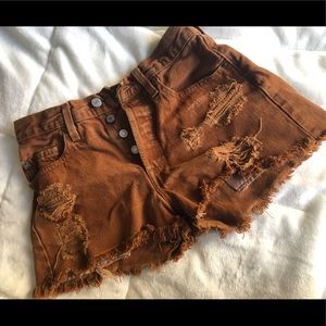 High waisted Levi shorts